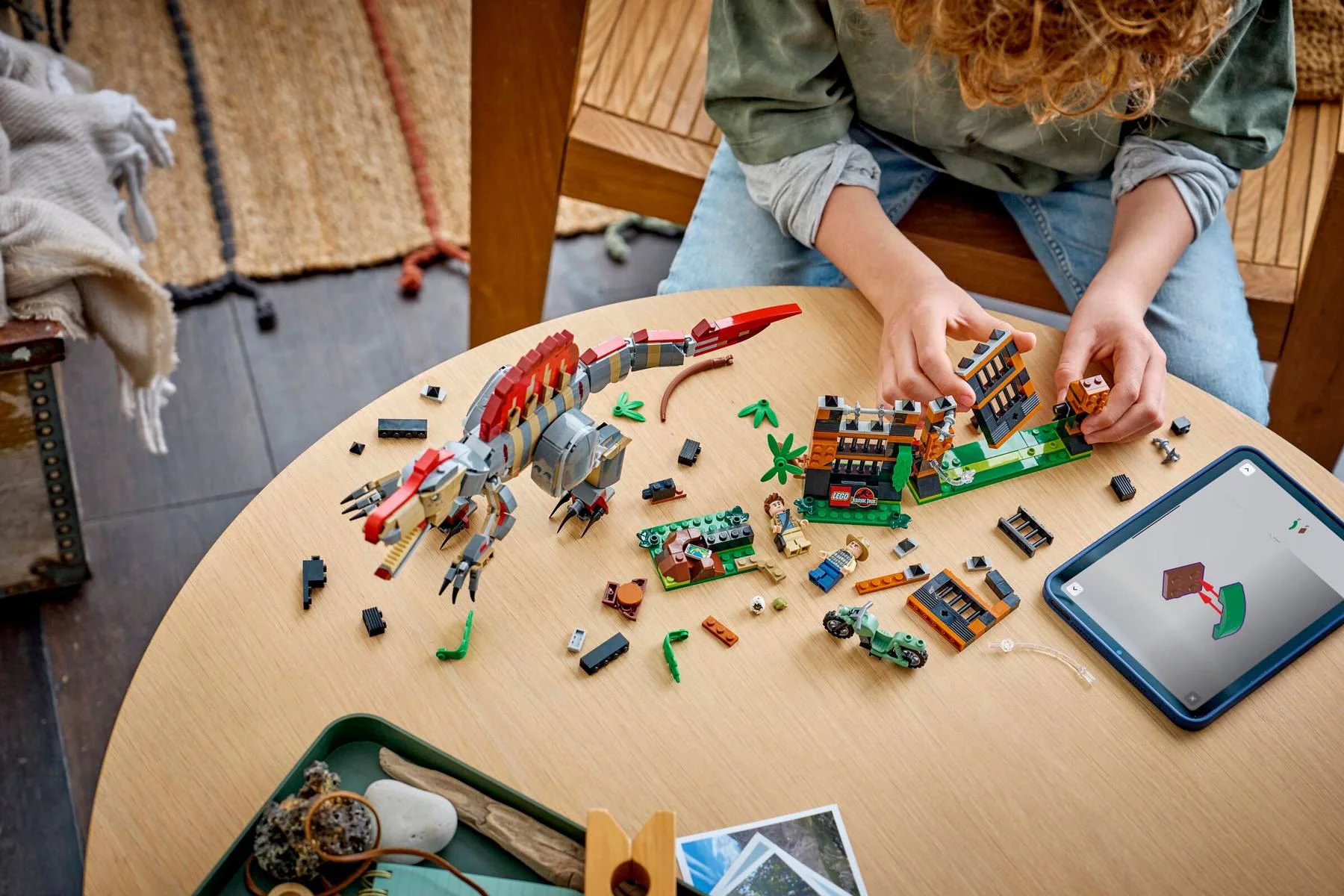 LEGO Jurassic World - Evadarea dinozaurului Spinosaurus foto