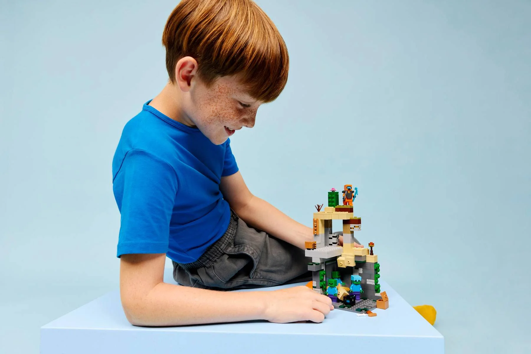 LEGO Minecraft - Подземелье с зомби foto