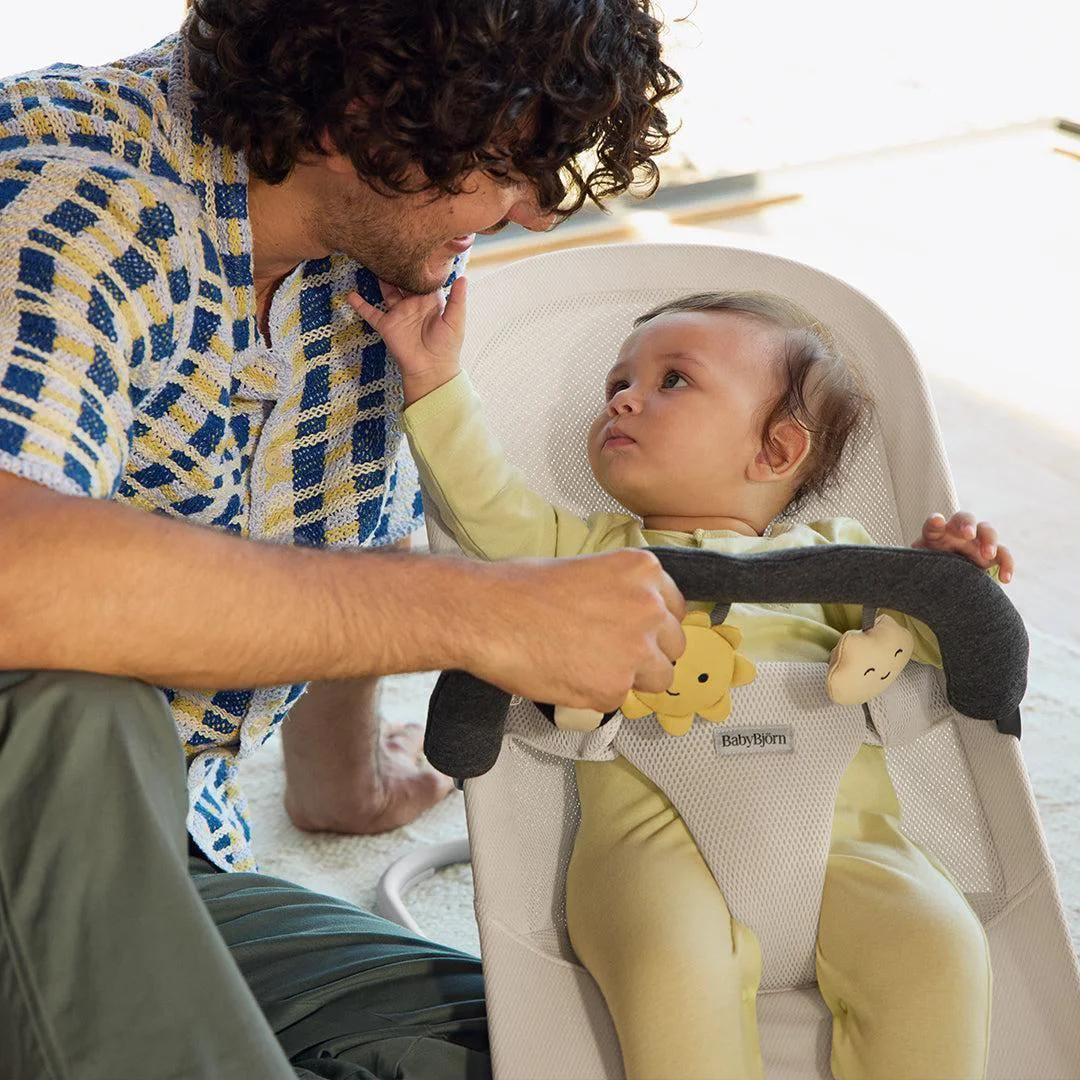 Кресло-шезлонг BabyBjorn Begin Airy Mesh Cream foto