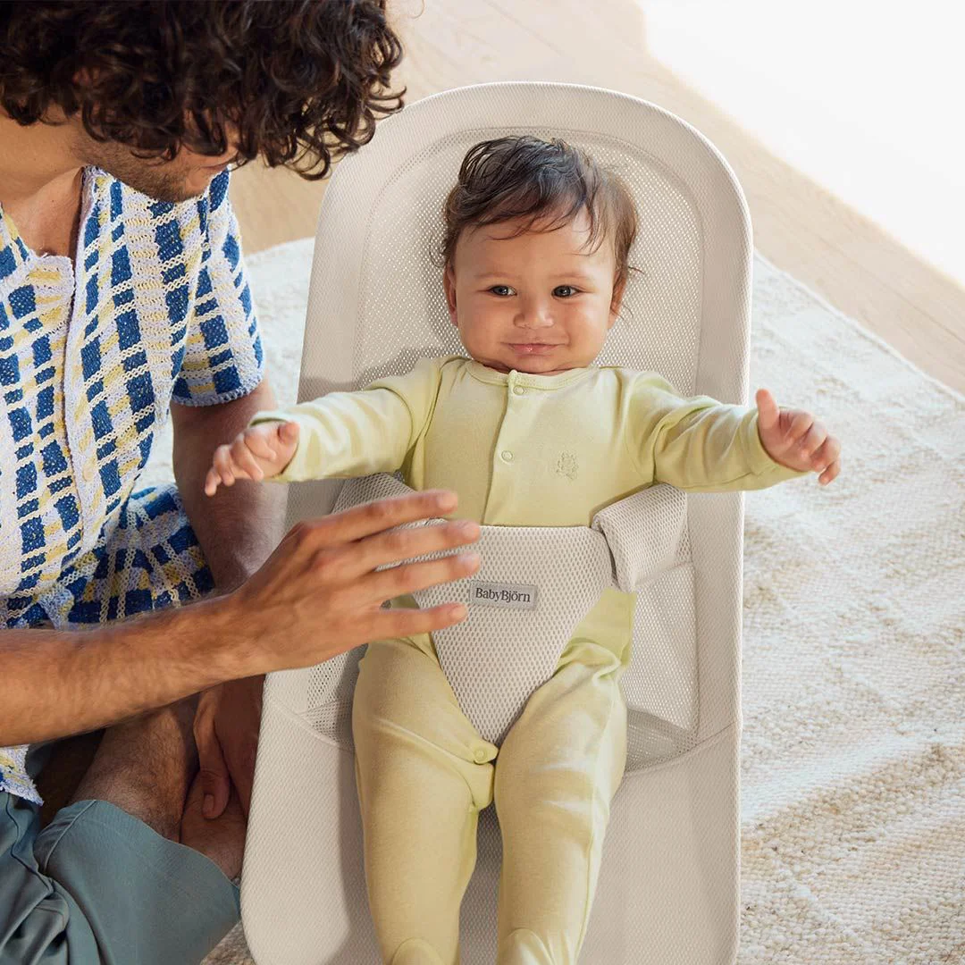 Кресло-шезлонг BabyBjorn Begin Airy Mesh Cream foto