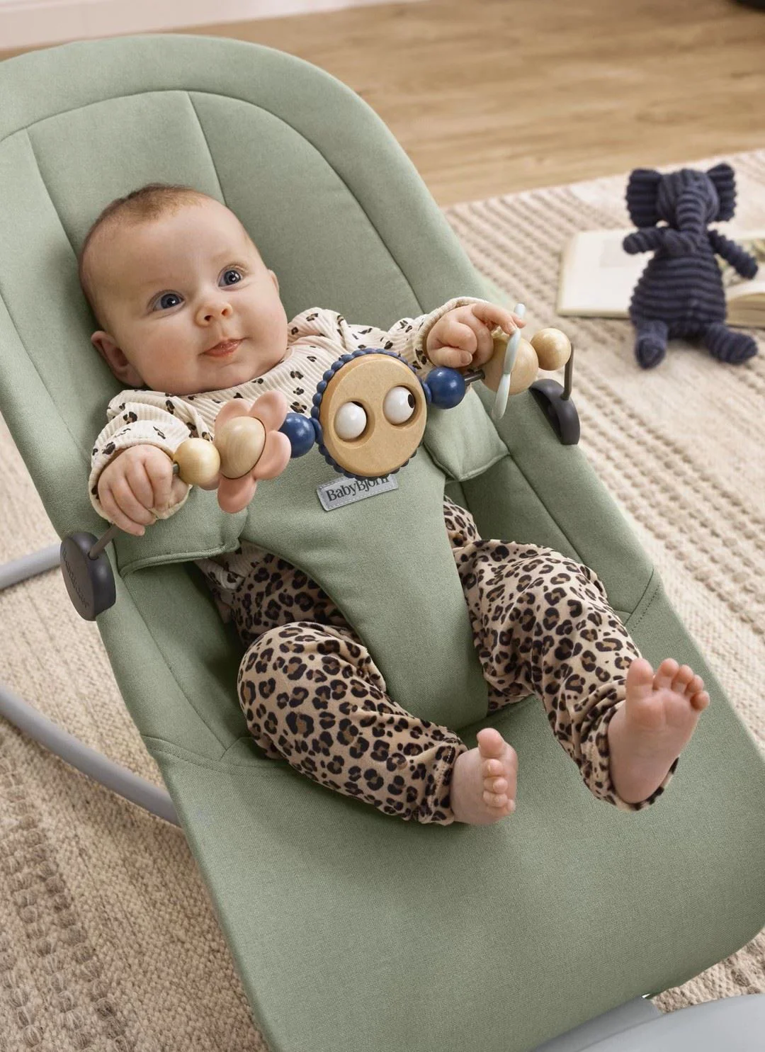 Кресло-шезлонг BabyBjorn Begin Woven Light Green foto