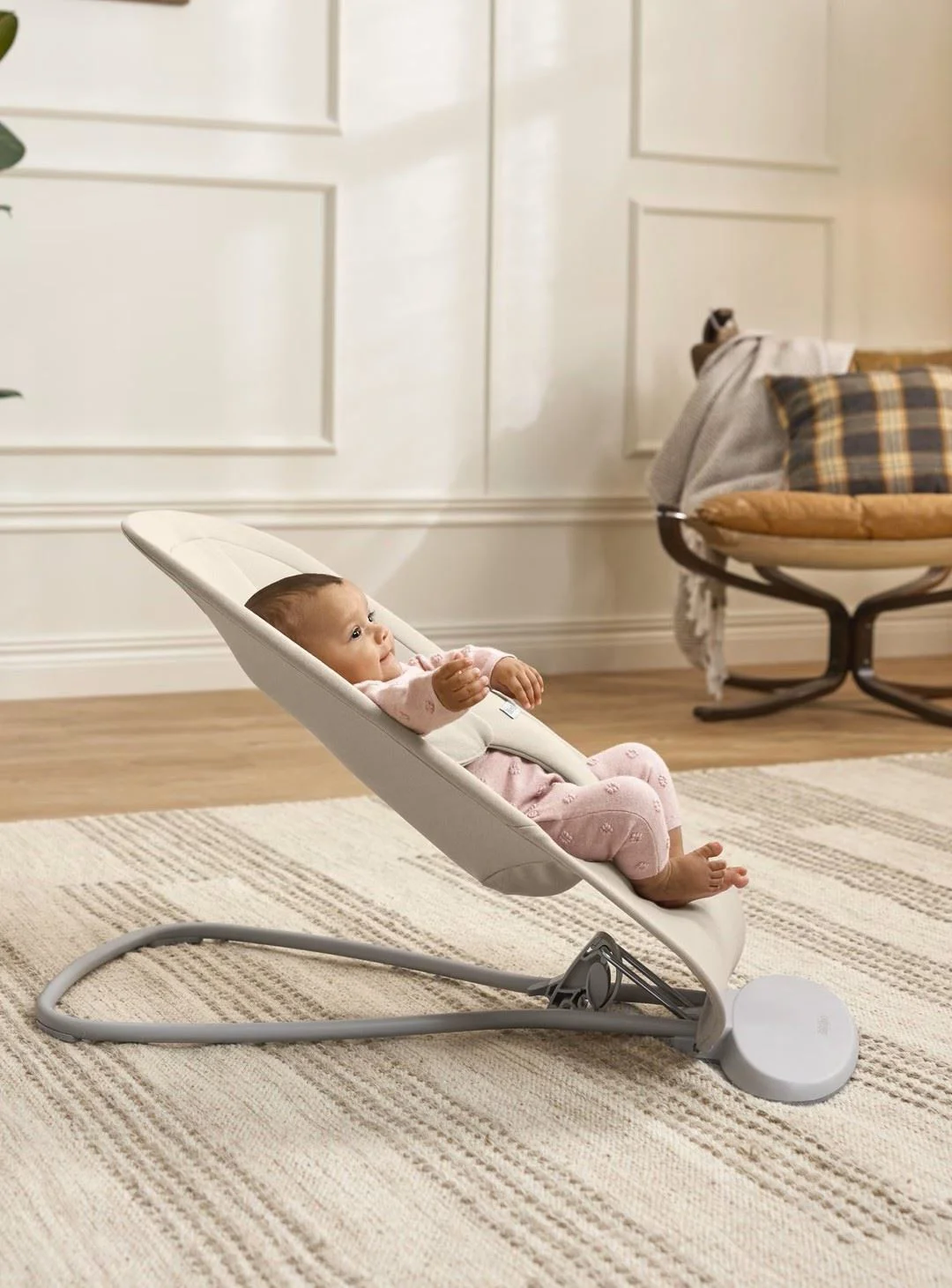 Кресло-шезлонг BabyBjorn Begin Woven Sand Gray foto