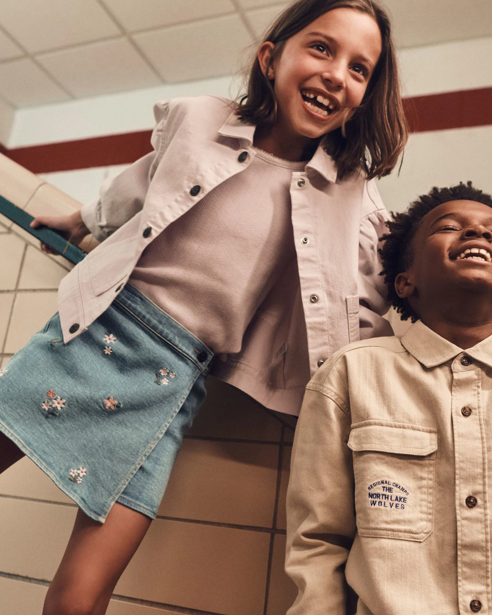 OshKosh Fustita-pantalon din denim cu broderie florala foto
