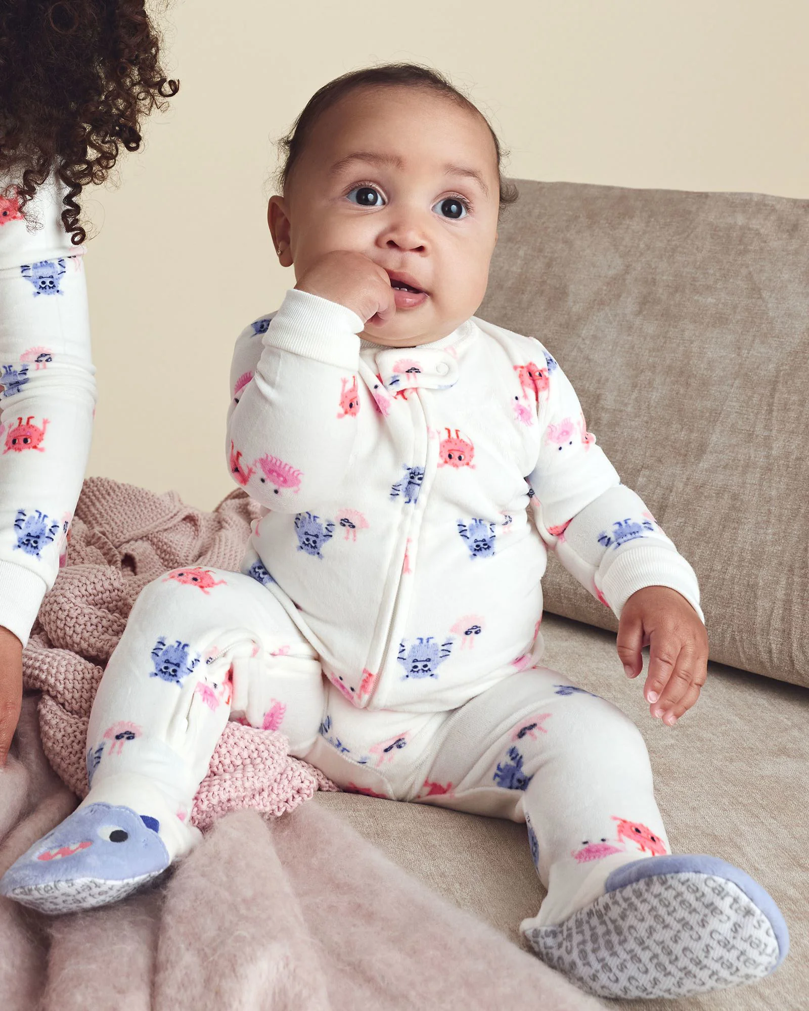 Carter's Pijama cu talpa Tiny Monsters foto