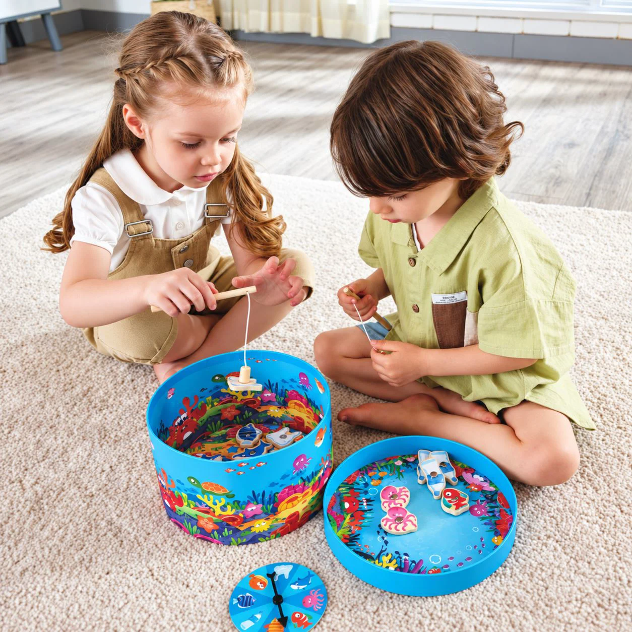 Joc magnetic 2 in 1 Hape Salvati marile foto