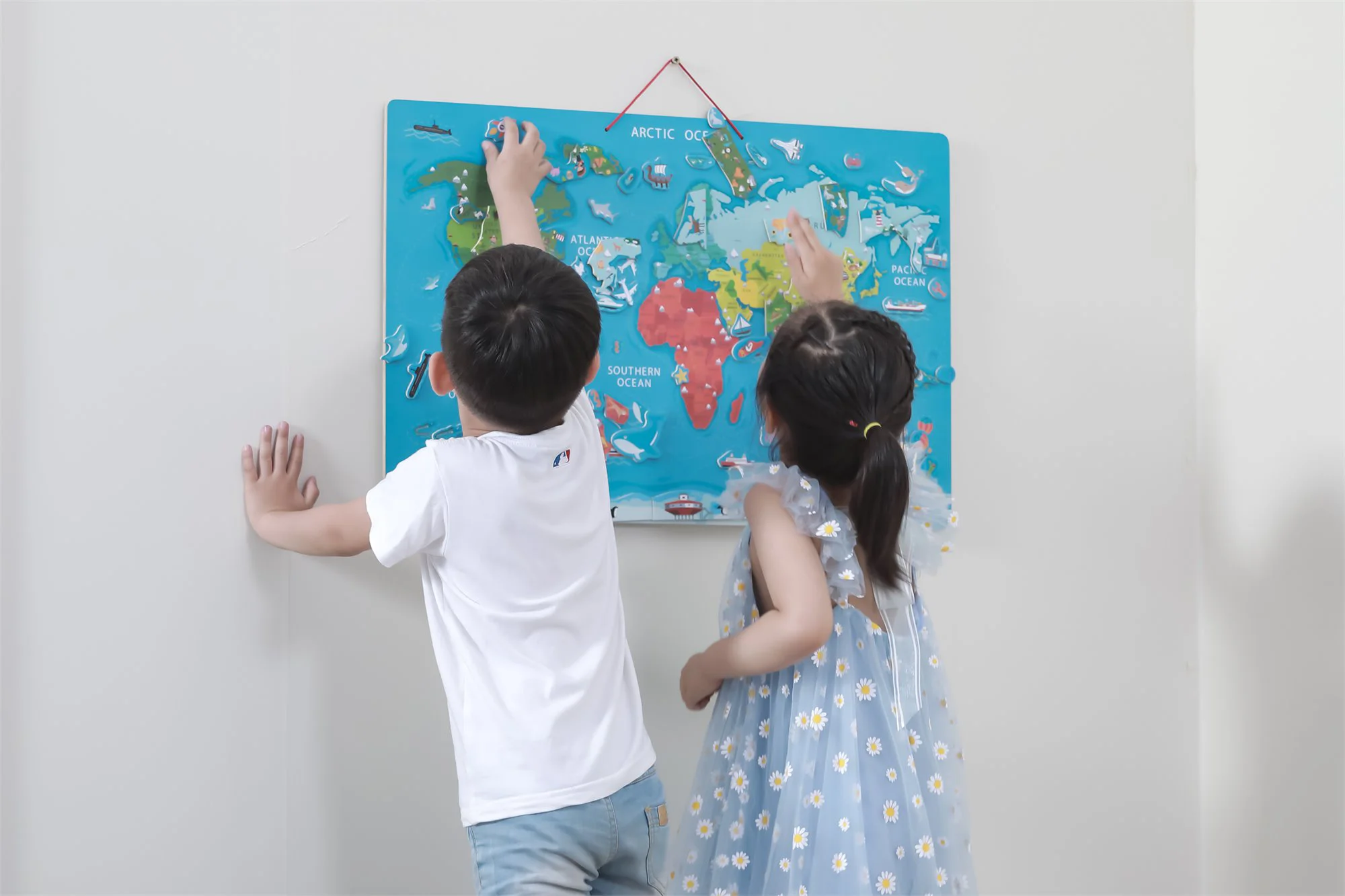 Магнитный пазл Viga Toys Карта мира с маркерной доской