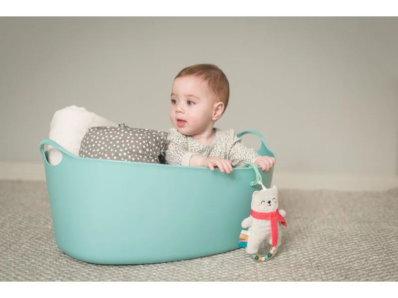 Jucarie interactiva cu pandantiv Taf Toys Ursuletul Alb - colectia Lumini Polare