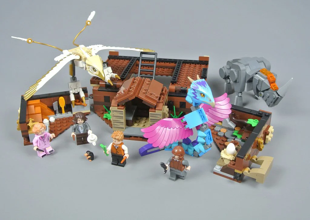 LEGO Fantastic Beasts - Newt´s Case of Magical Creatures foto