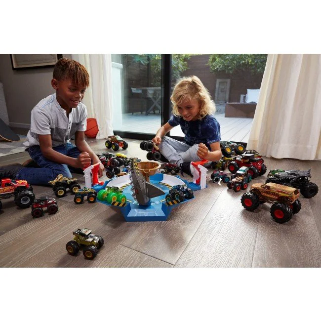 Set de joaca Hot Wheels "Monster Trucks Mecha Shark Face-off " foto