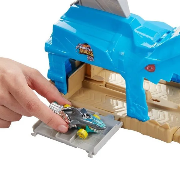 Set de joaca Hot Wheels "Monster Trucks Pit and Launch Shark Wreak" foto