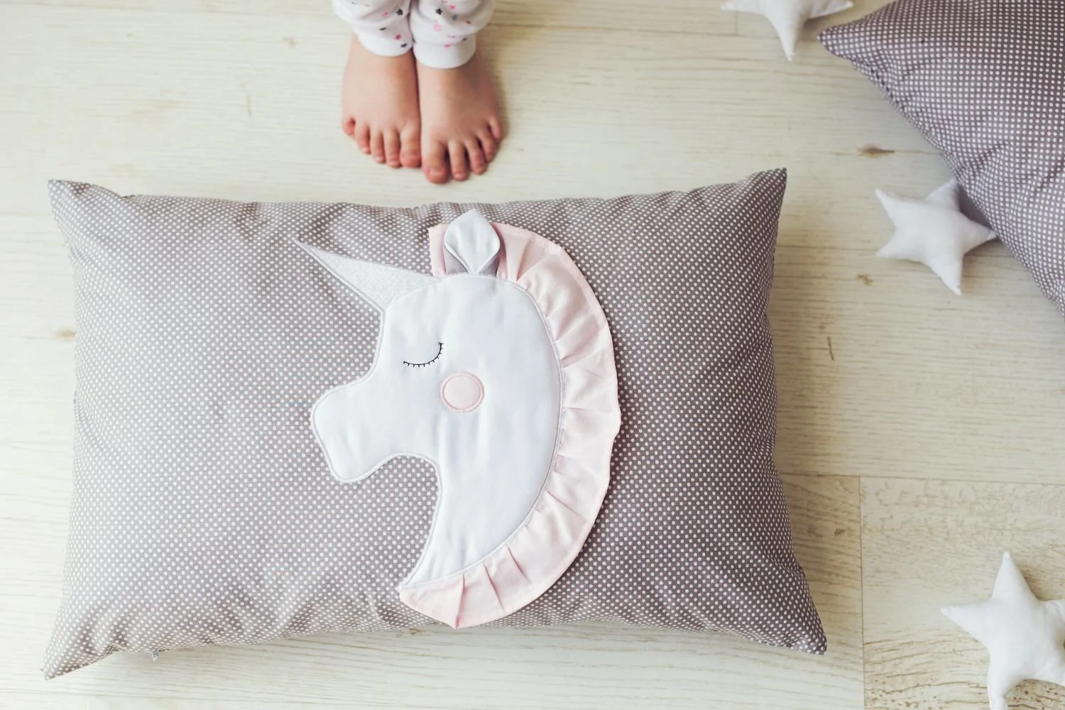 Чехол на подушку Specialbaby Junior Friends с вышивкой (40 * 60 см) foto