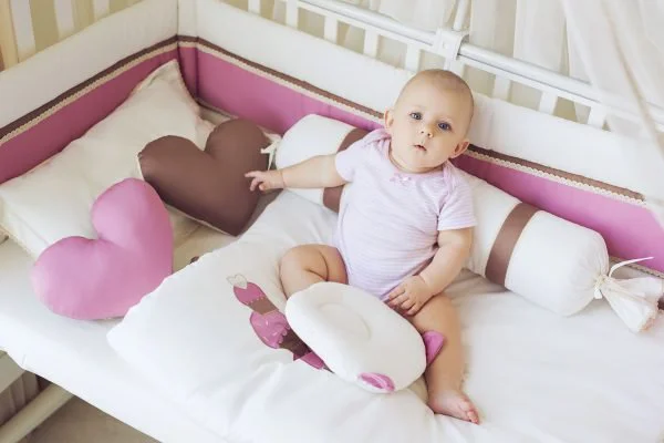 Set lenjerie de patut Specialbaby Gigi roz din 3 piese (Pentru patut de 120*60 cm)