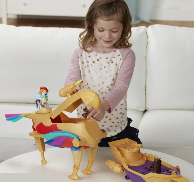 ​Set de joaca Rainbow Dash si Corabia Aerului Swashbuckler My Little Pony Hasbro