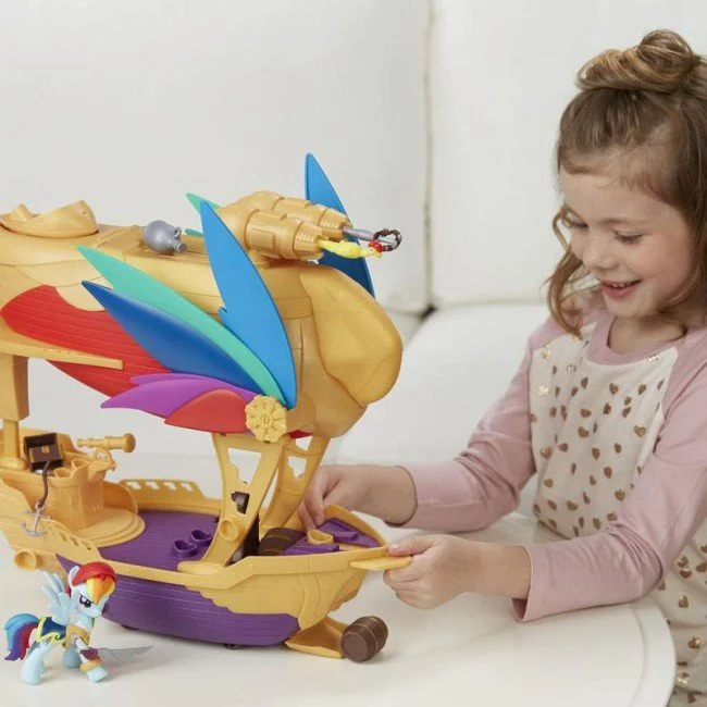 ​Set de joaca Rainbow Dash si Corabia Aerului Swashbuckler My Little Pony Hasbro