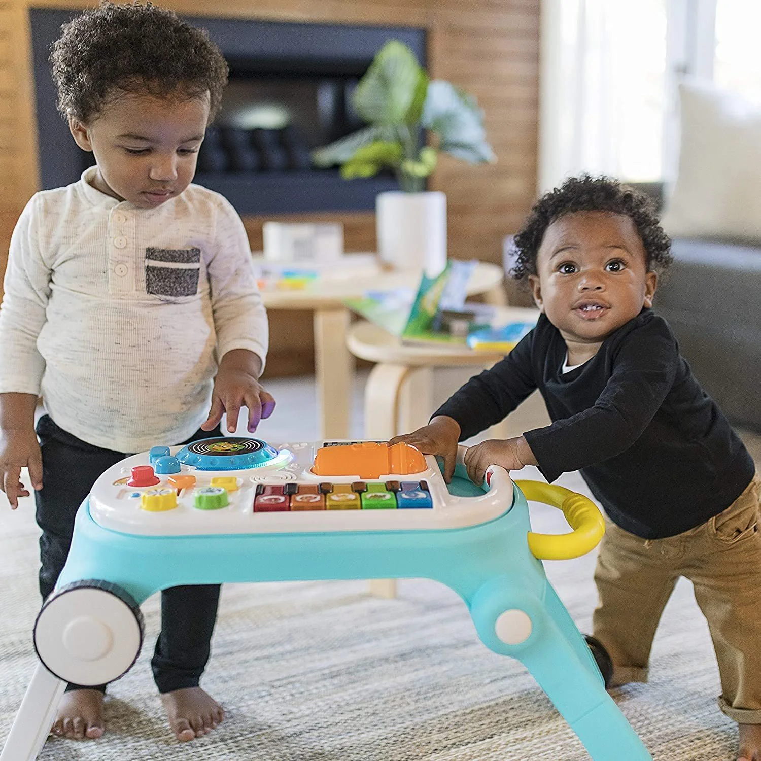 Centru de activitati 4 in 1 Baby Einstein Mix & Roll