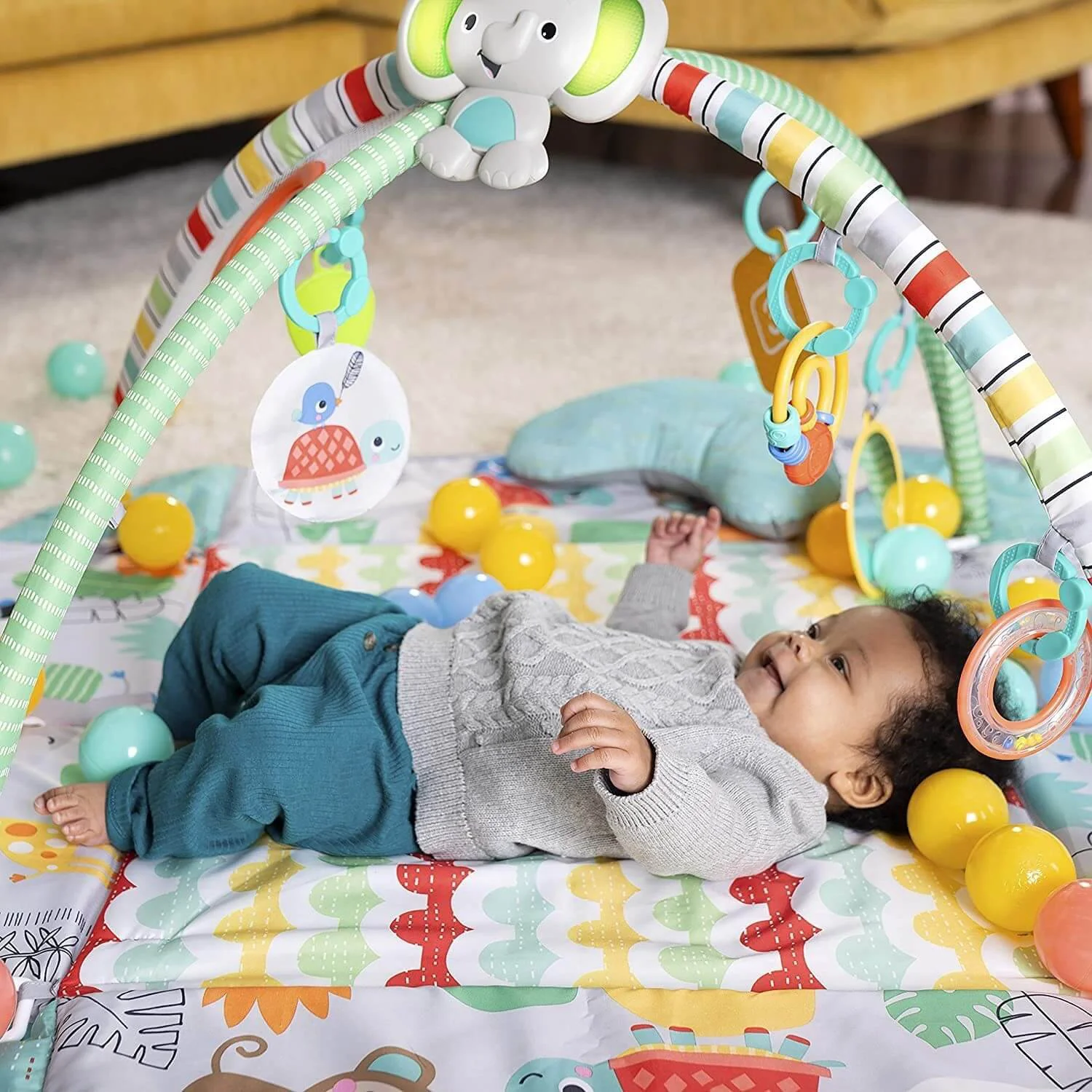 Развивающий коврик Bright Starts 5 в 1 Gym & Ball Pit Totally Tropical