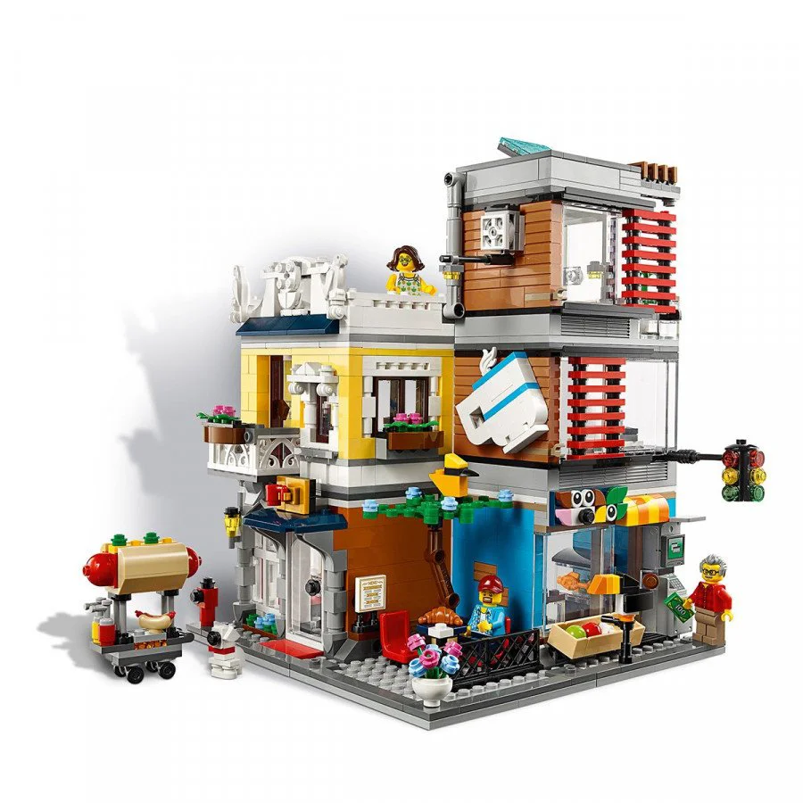 LEGO Creator 3 in 1 Townhouse Pet Shop & Cafe