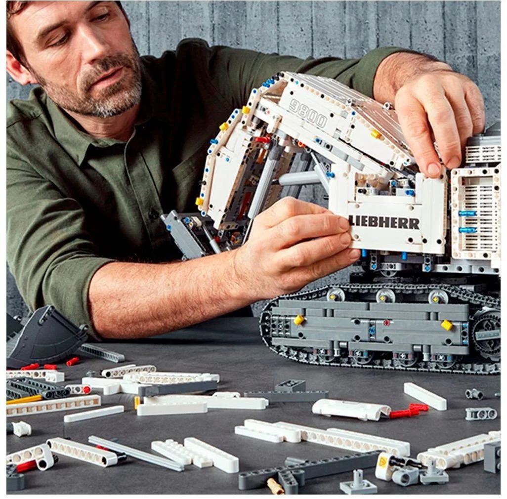 LEGO Technic Excavator Liebherr R 9800 foto
