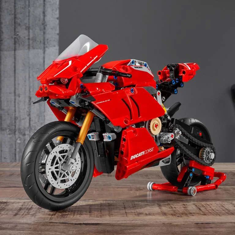LEGO Technic Ducati Panigale V4 R foto