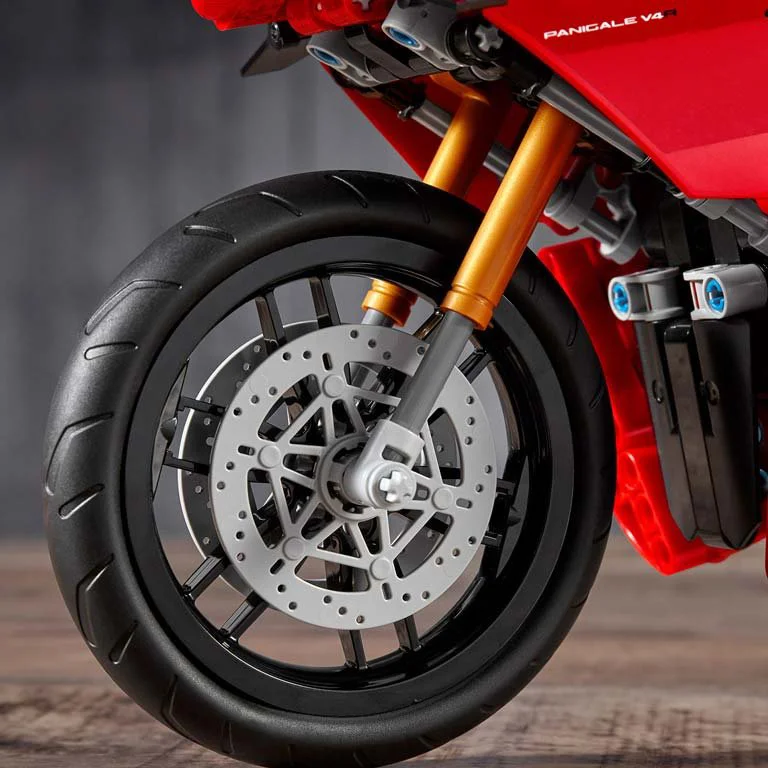 LEGO Technic Ducati Panigale V4 R foto