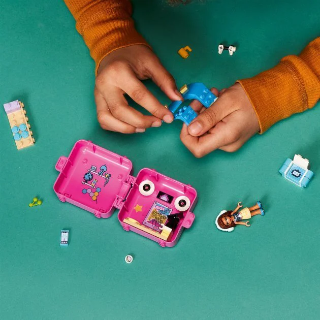 LEGO Friends Olivia's Gaming Cube foto