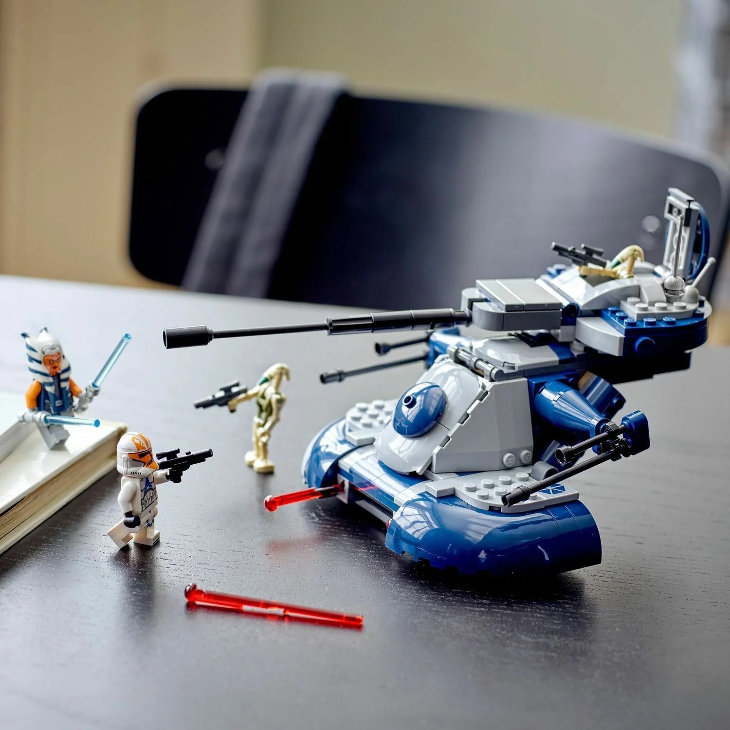 Lego Star Wars Бронированный штурмовой танк AAT foto