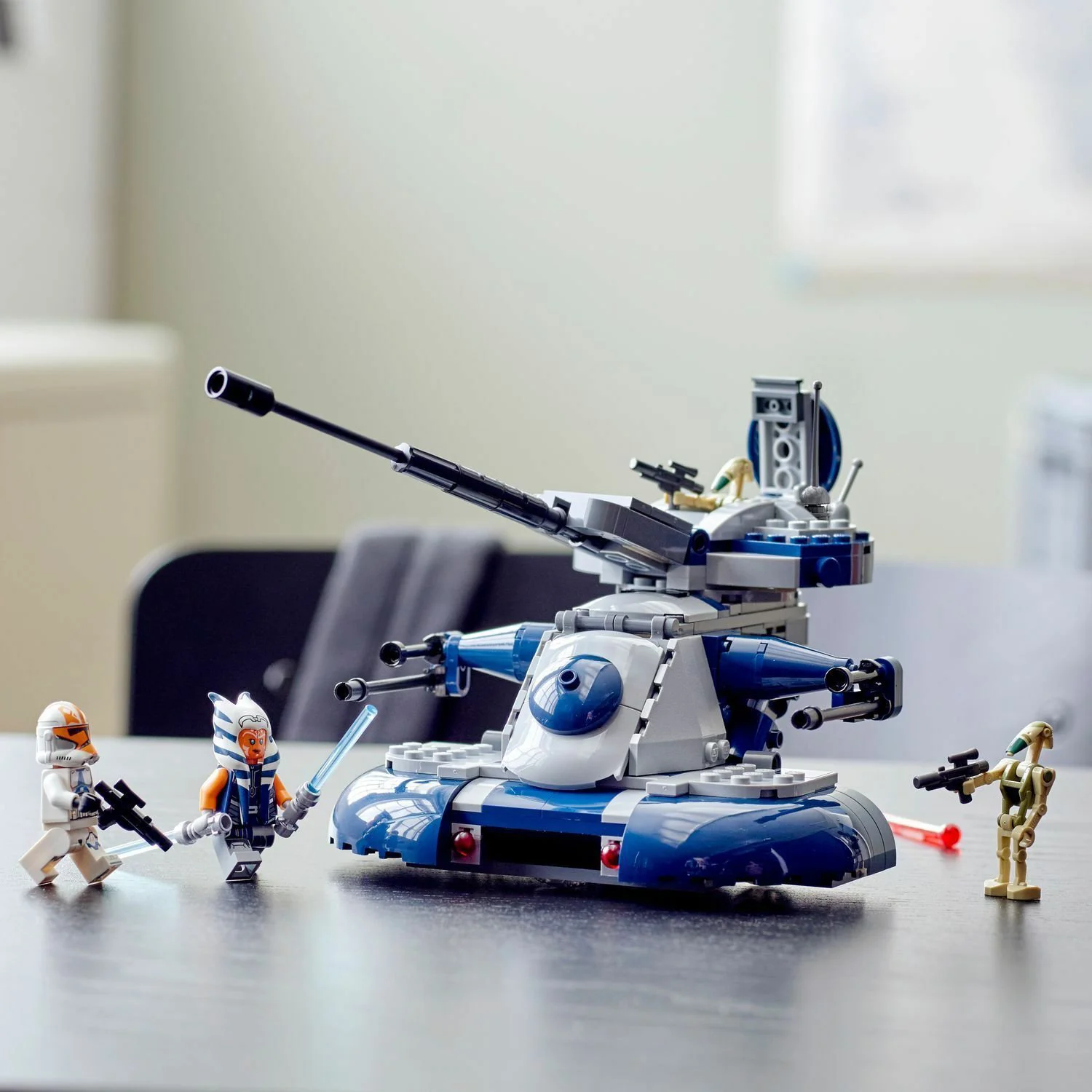 Lego Star Wars Бронированный штурмовой танк AAT foto