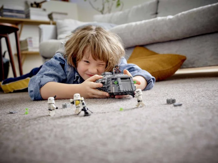 Lego Star Wars Имперский бронированный корвет типа Мародер foto