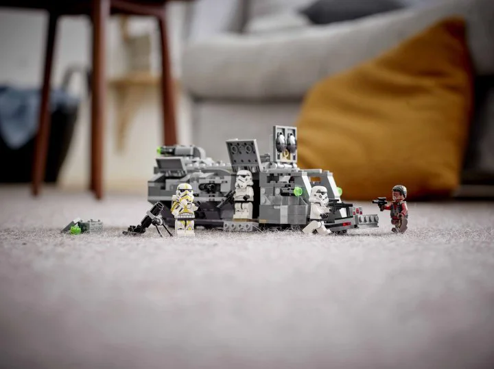 Lego Star Wars Имперский бронированный корвет типа Мародер foto