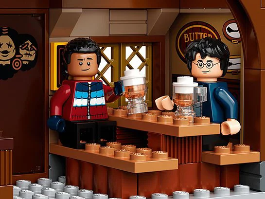 Lego Harry Potter Визит в деревню Хогсмид foto
