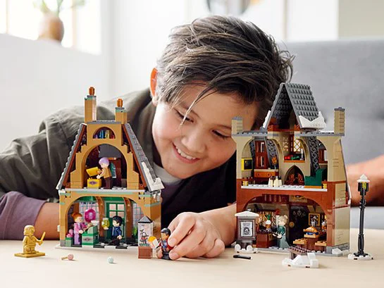 Lego Harry Potter Визит в деревню Хогсмид foto