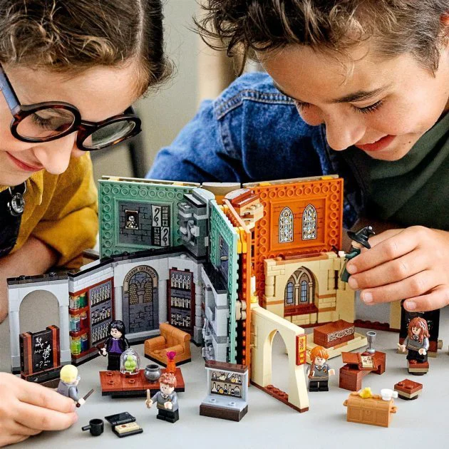 LEGO Harry Potter Учёба в Хогвартсе, Урок трансфигурации foto