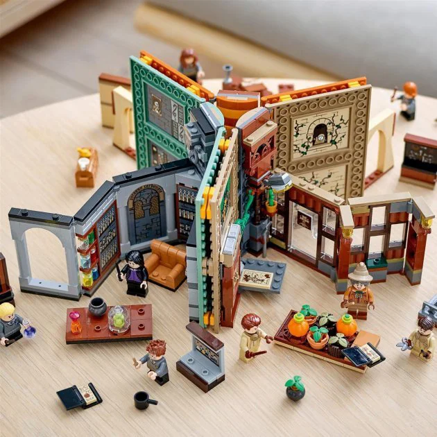 Lego Harry Potter Учёба в Хогвартсе, Урок травологии foto
