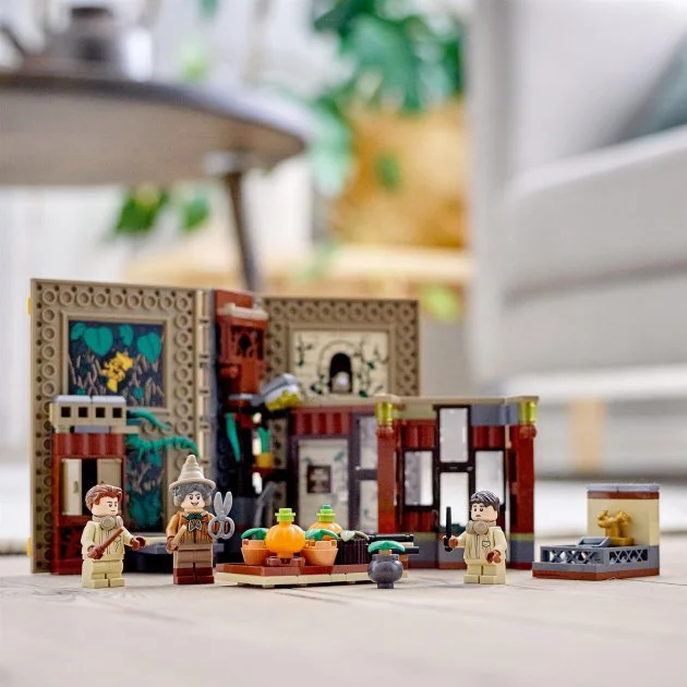 Lego Harry Potter Учёба в Хогвартсе, Урок травологии foto