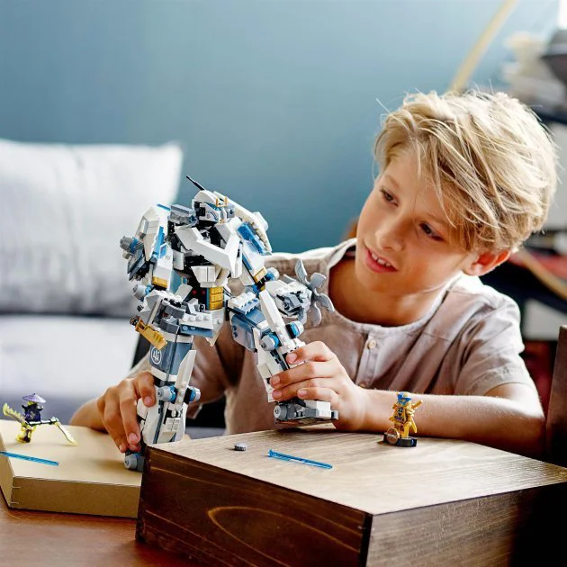 LEGO Ninjago Битва с роботом Зейна foto