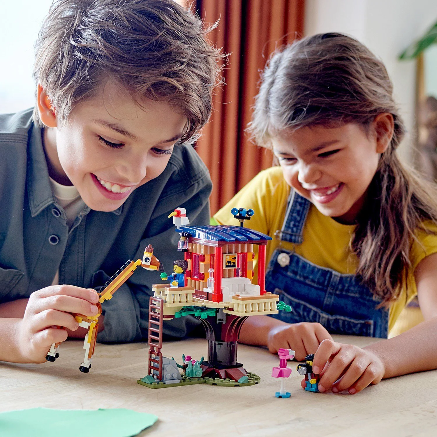 LEGO Creator Safari Wildlife Tree House foto