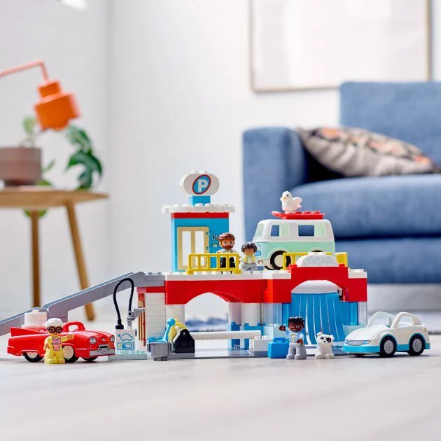 LEGO Duplo Town Parking Garage and Car Wash foto