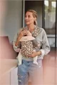 Marsupiu anatomic BabyBjorn Mini Beige/Leopard cu pozitii multiple de purtare, bumbac
