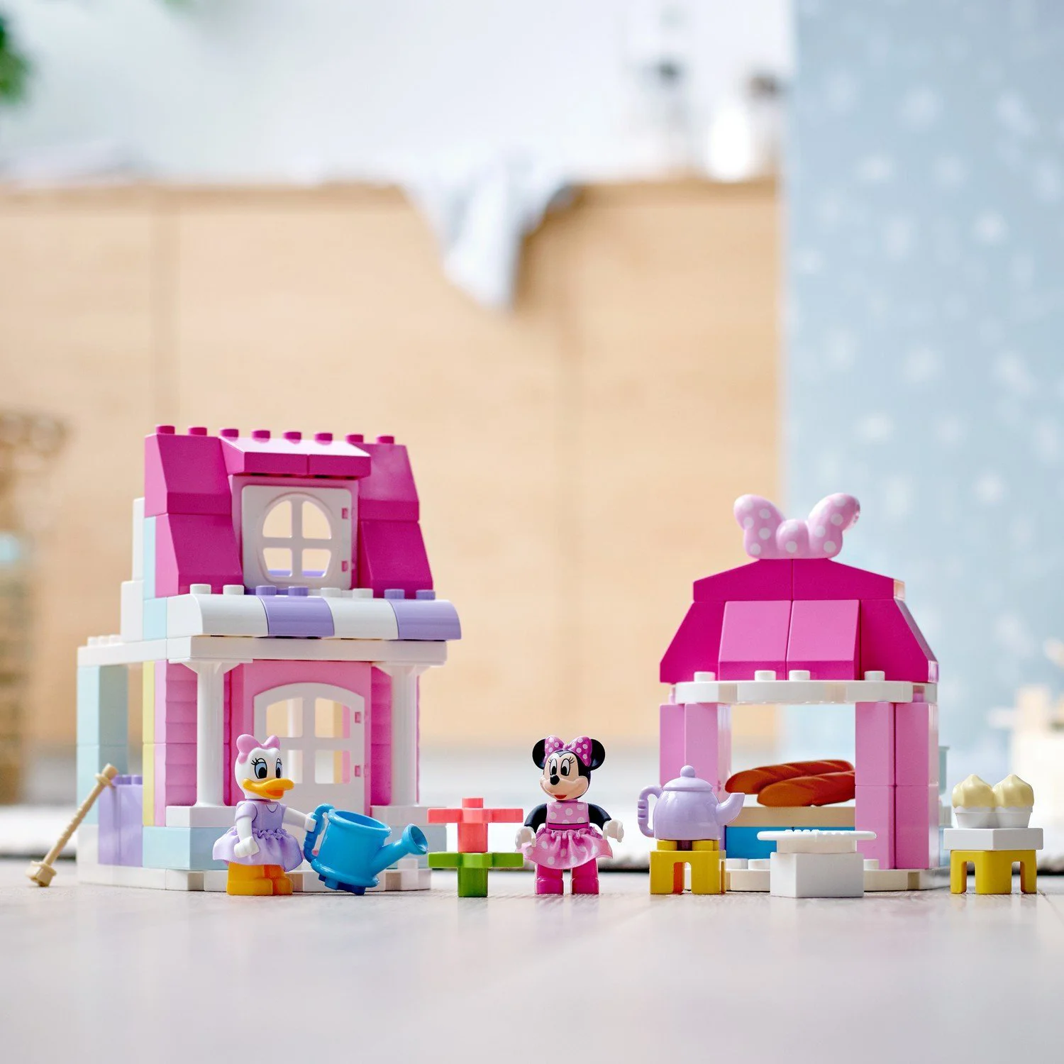LEGO Duplo Disney Minnie's House and Cafe foto