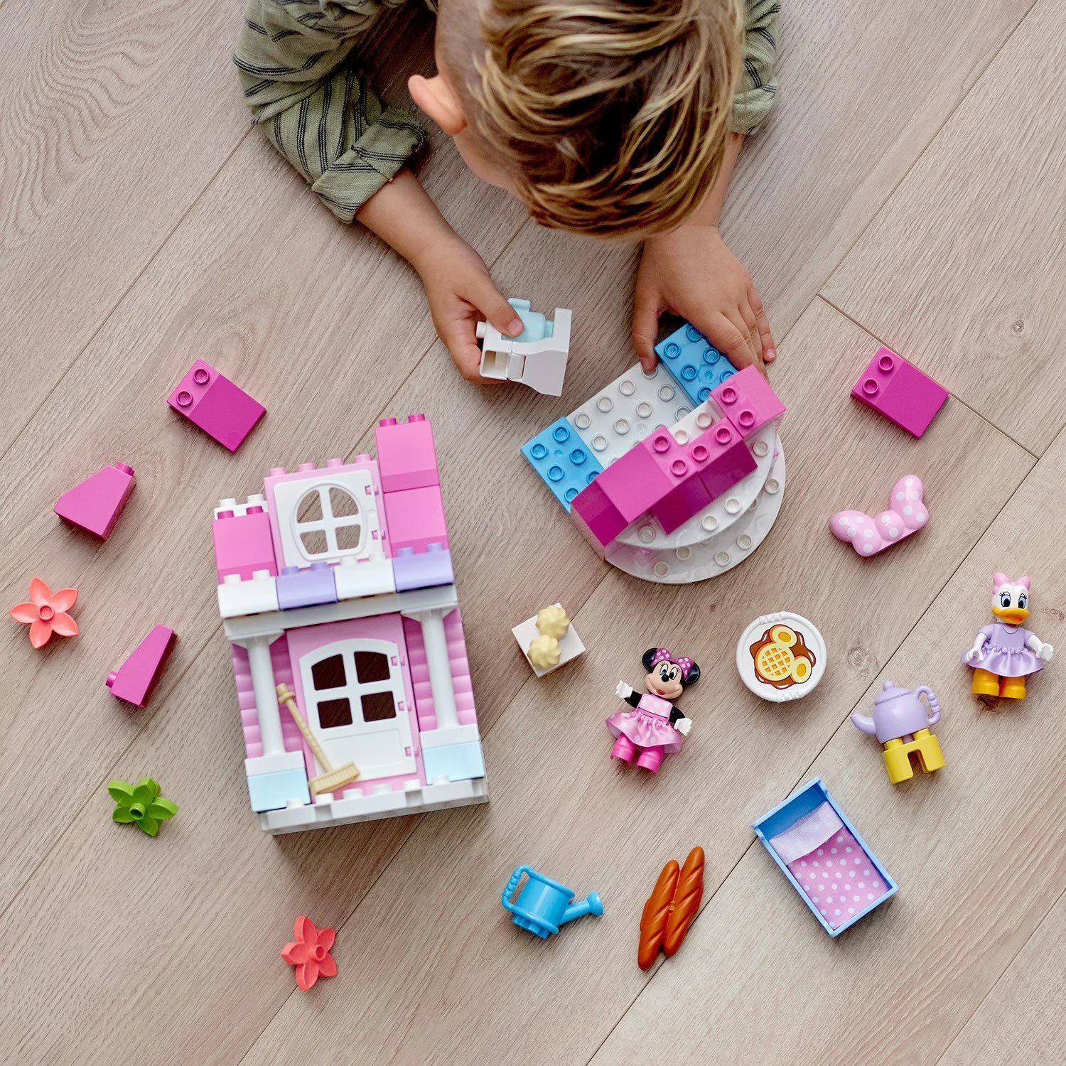 LEGO Duplo Disney Minnie's House and Cafe foto