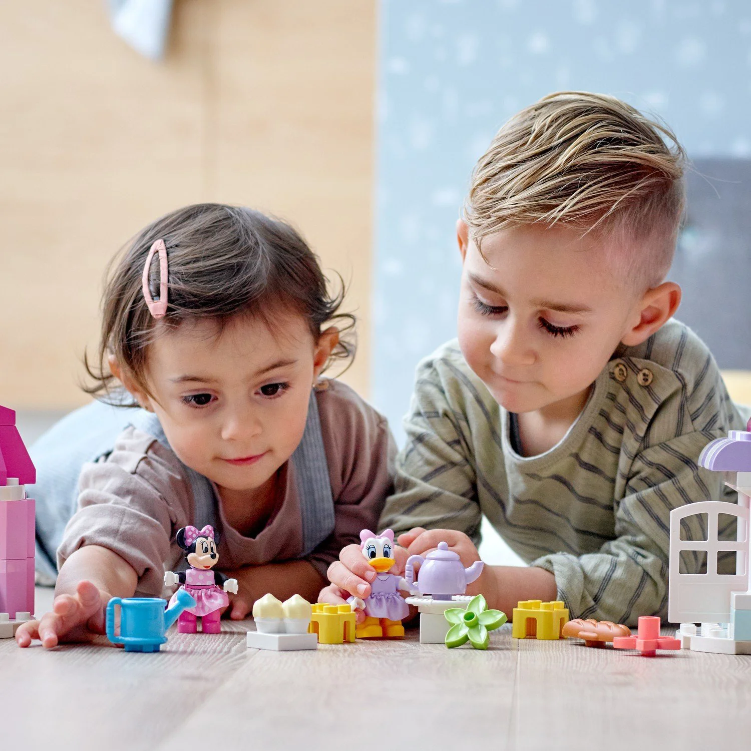 LEGO Duplo Disney Minnie's House and Cafe foto