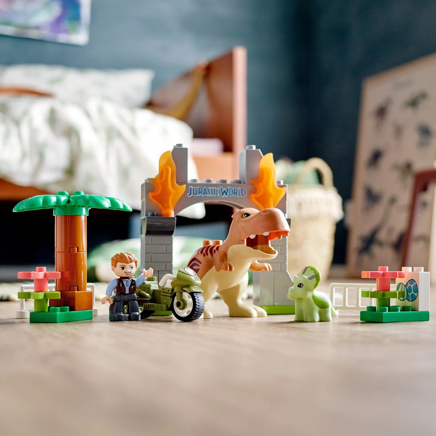LEGO Duplo Jurassic World T. rex and Triceratops Dinosaur Breakout foto
