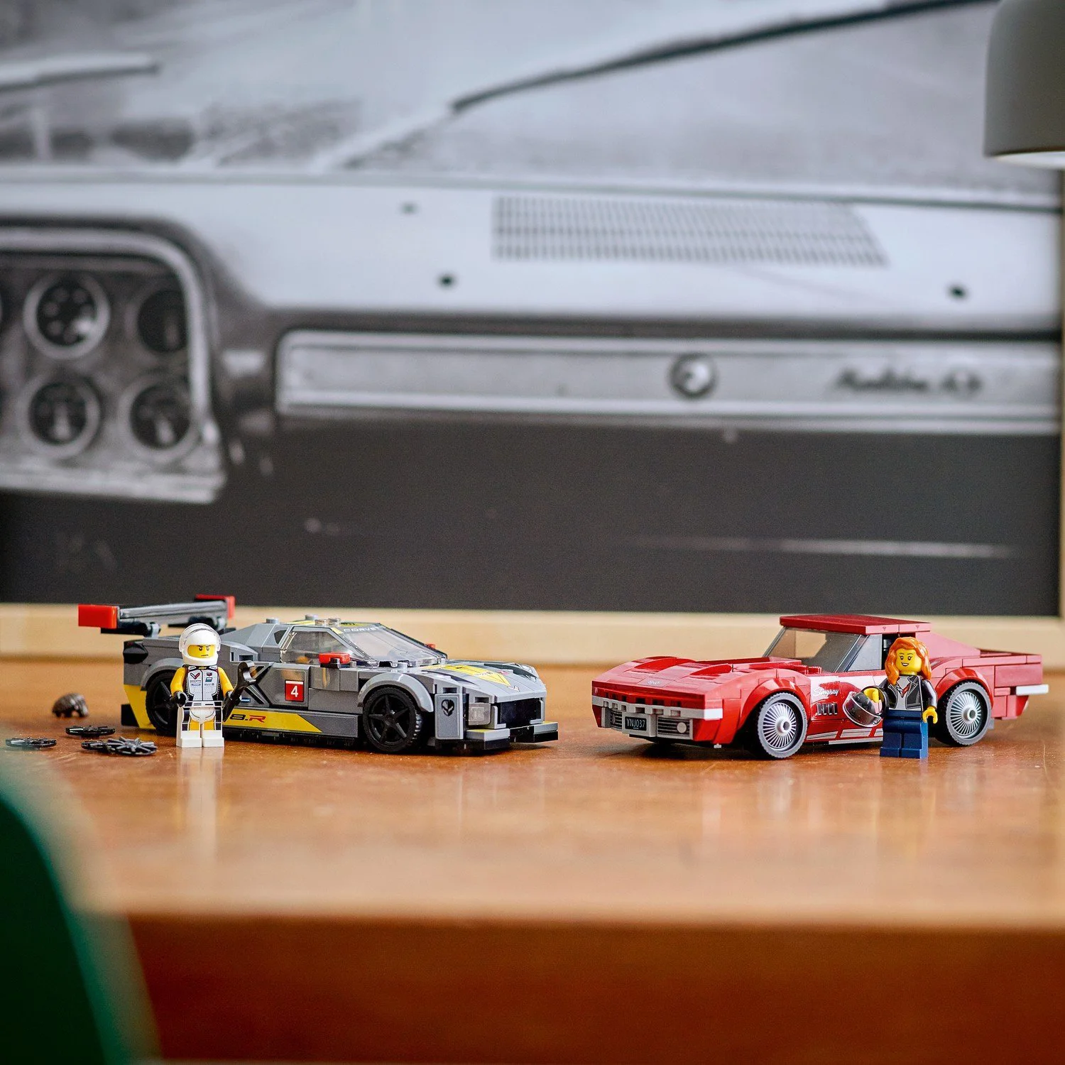 Lego Speed Champions Chevrolet Corvette C8.R Race Car и 1968 Chevrolet Corvette foto
