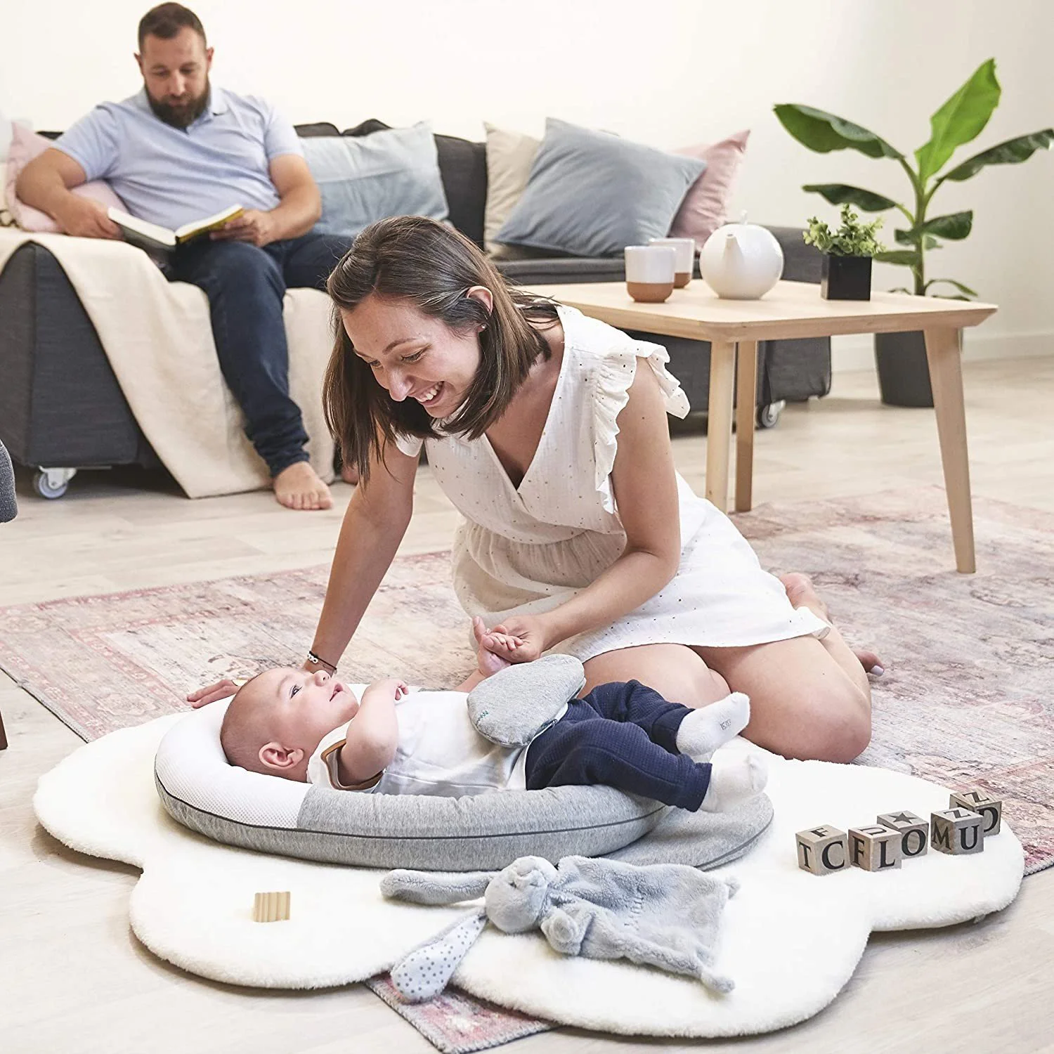 Подушка анатомическая анти-коликовая Babymoov CloudNest