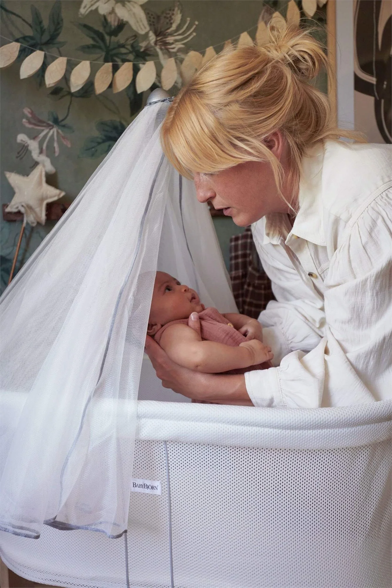 Patut pliabil co-sleeper din mesh Babybjorn Alb foto