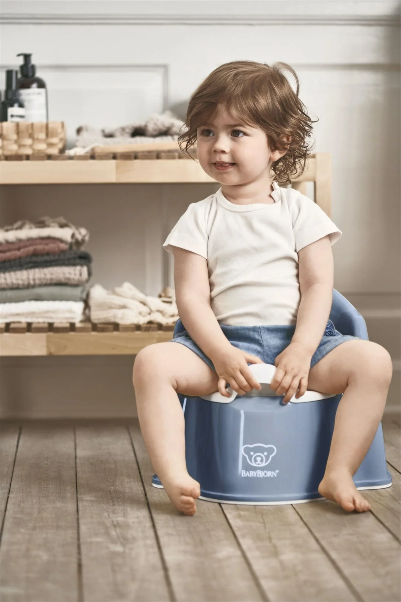 Горшок-кресло BabyBjorn Potty Chair Deep blue/White