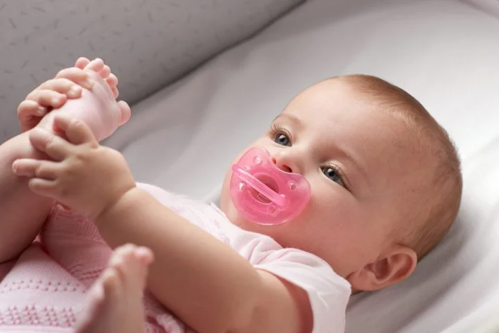 Пустышка силиконовая Chicco Physio Soft pозовая (16+ мес.) foto