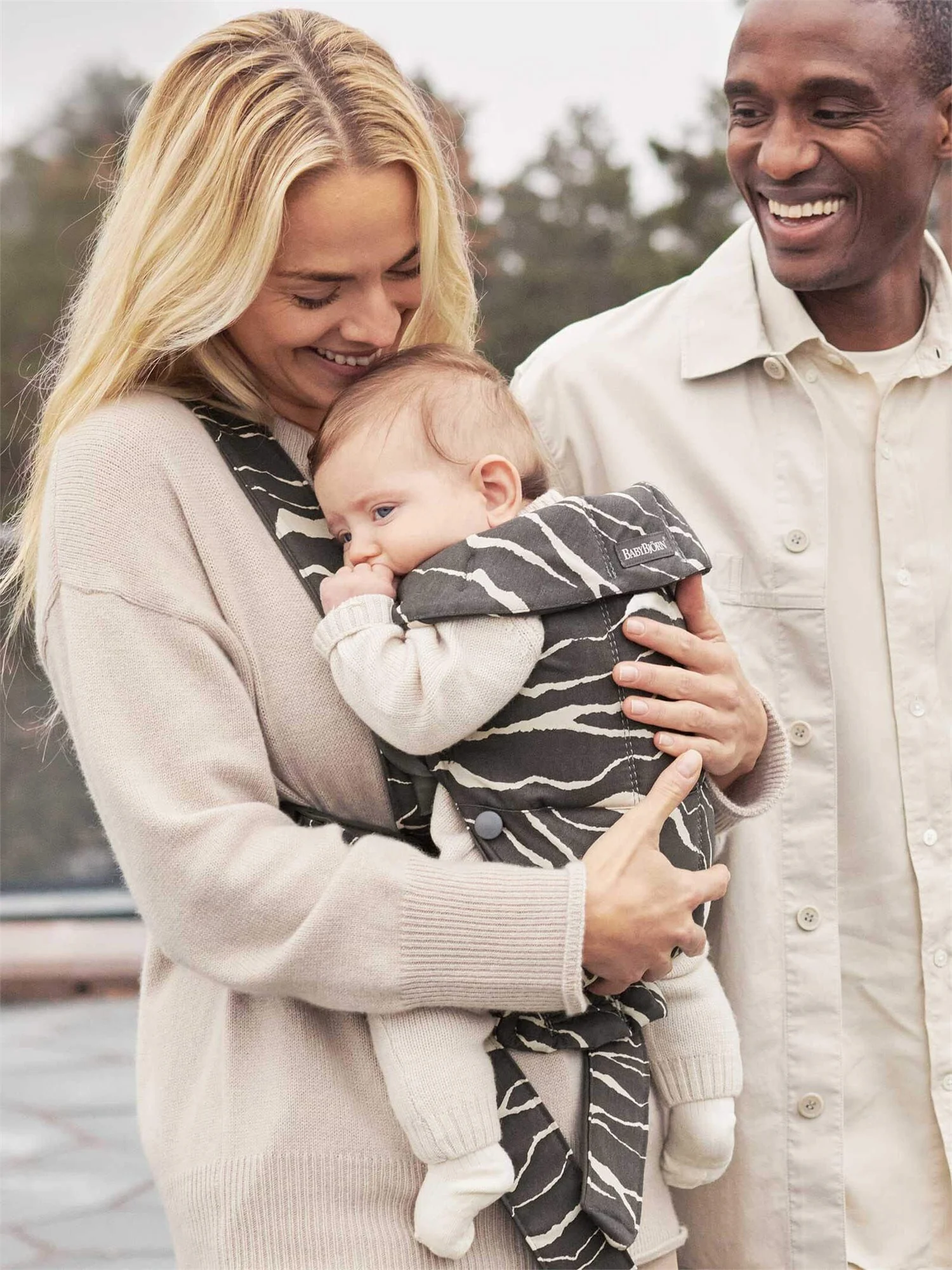 Marsupiu anatomic BabyBjorn Mini Anthracite/Landscape, bumbac