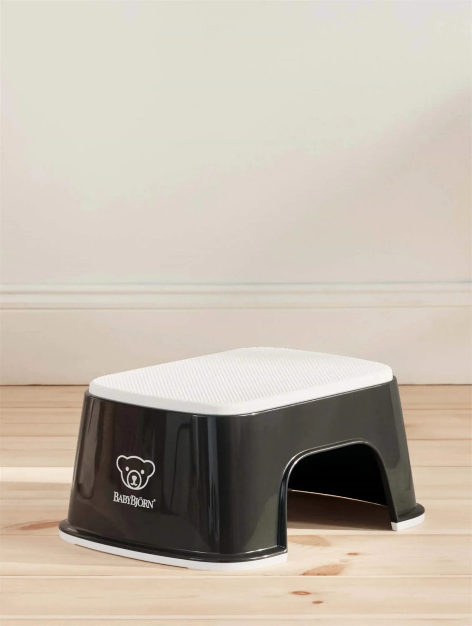 Стульчик-подставка BabyBjorn Step Stool Deep Black/White