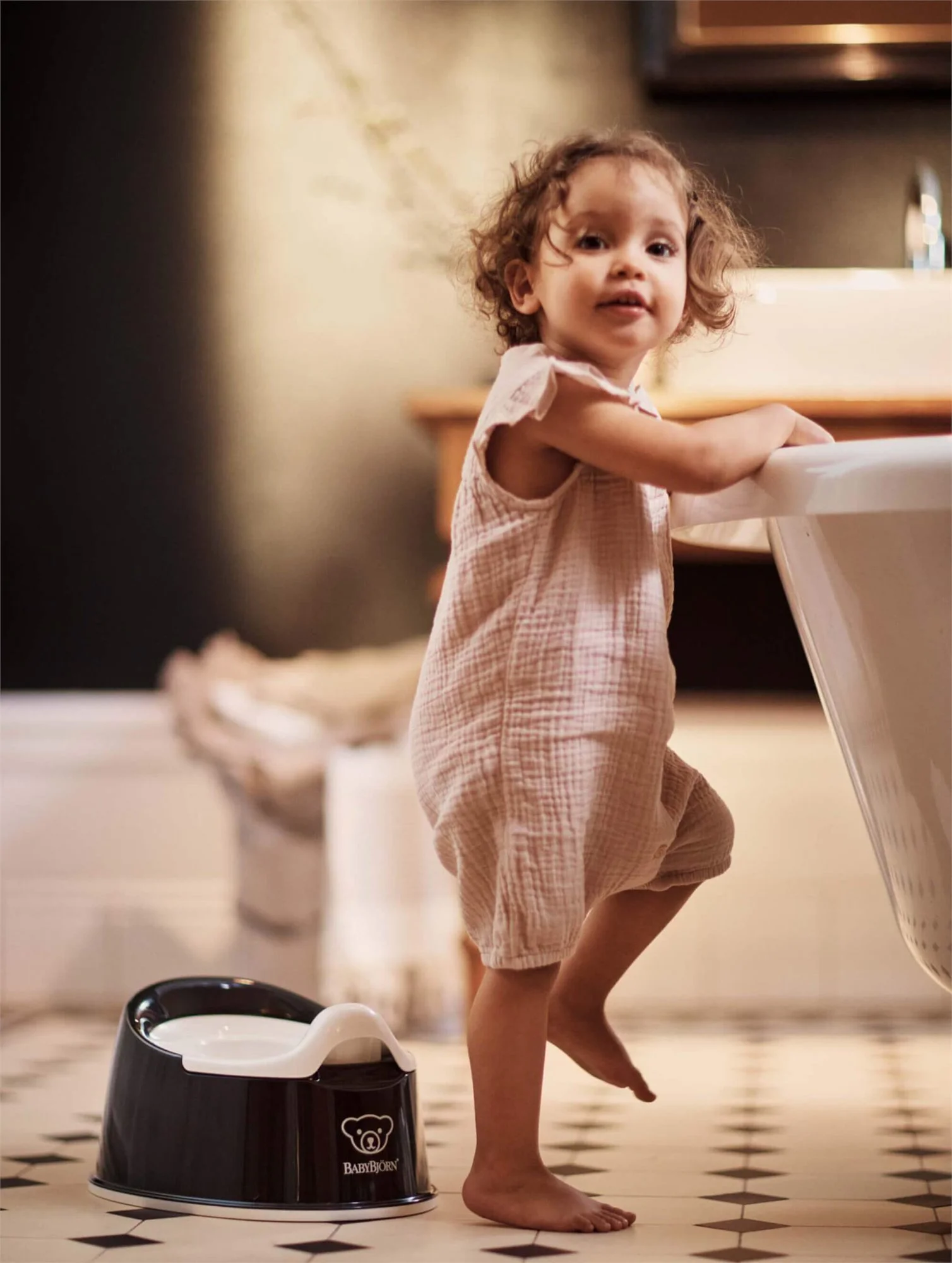 Olita BabyBjorn Smart Potty Black/White